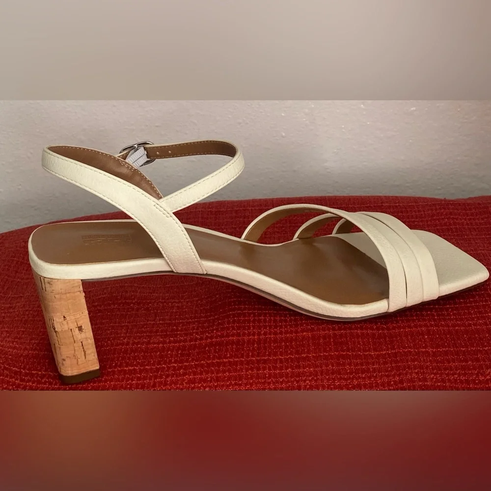NWT.. WOMENS STRAPPY CORK HEEL SANDALS - Picture 15 of 16